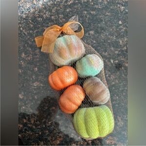 Set of 6 decorative fall pumpkins- NEW